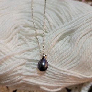 Black pearl tear drop necklace and chain